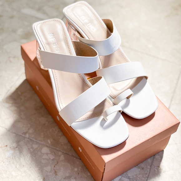 Ruffle White Toe-Loop Lucite Heels Square Toe - Picture 8 of 8